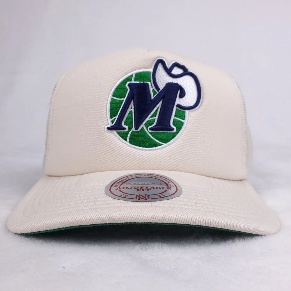 Dallas Mavs Mitchell & Ness NBA Foam Trucker Hat Cap 3D Logo Cream NWT